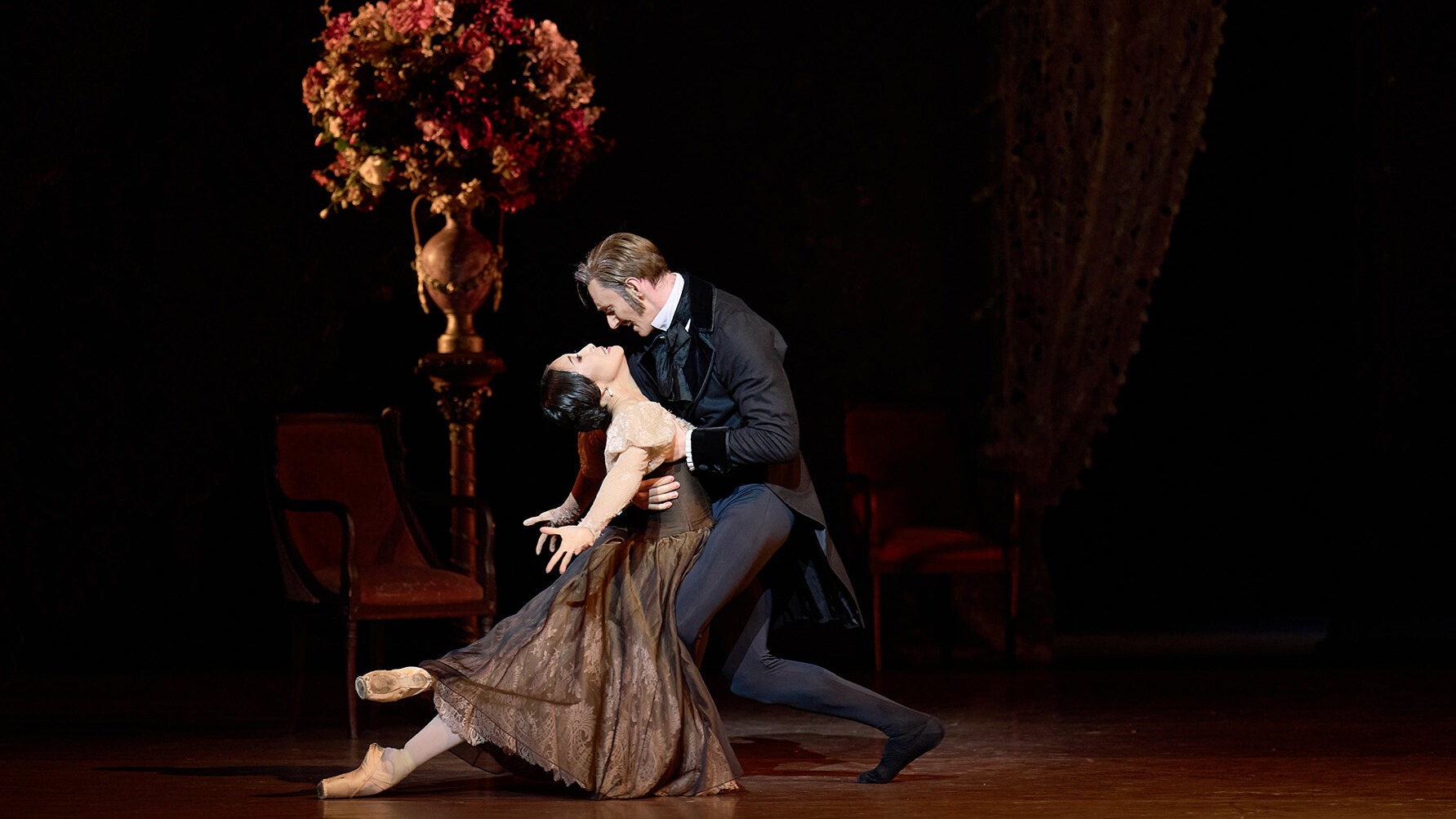 „Onegin“ © Semperoper Dresden, Foto: Admill Kuyler Szene „Onegin“