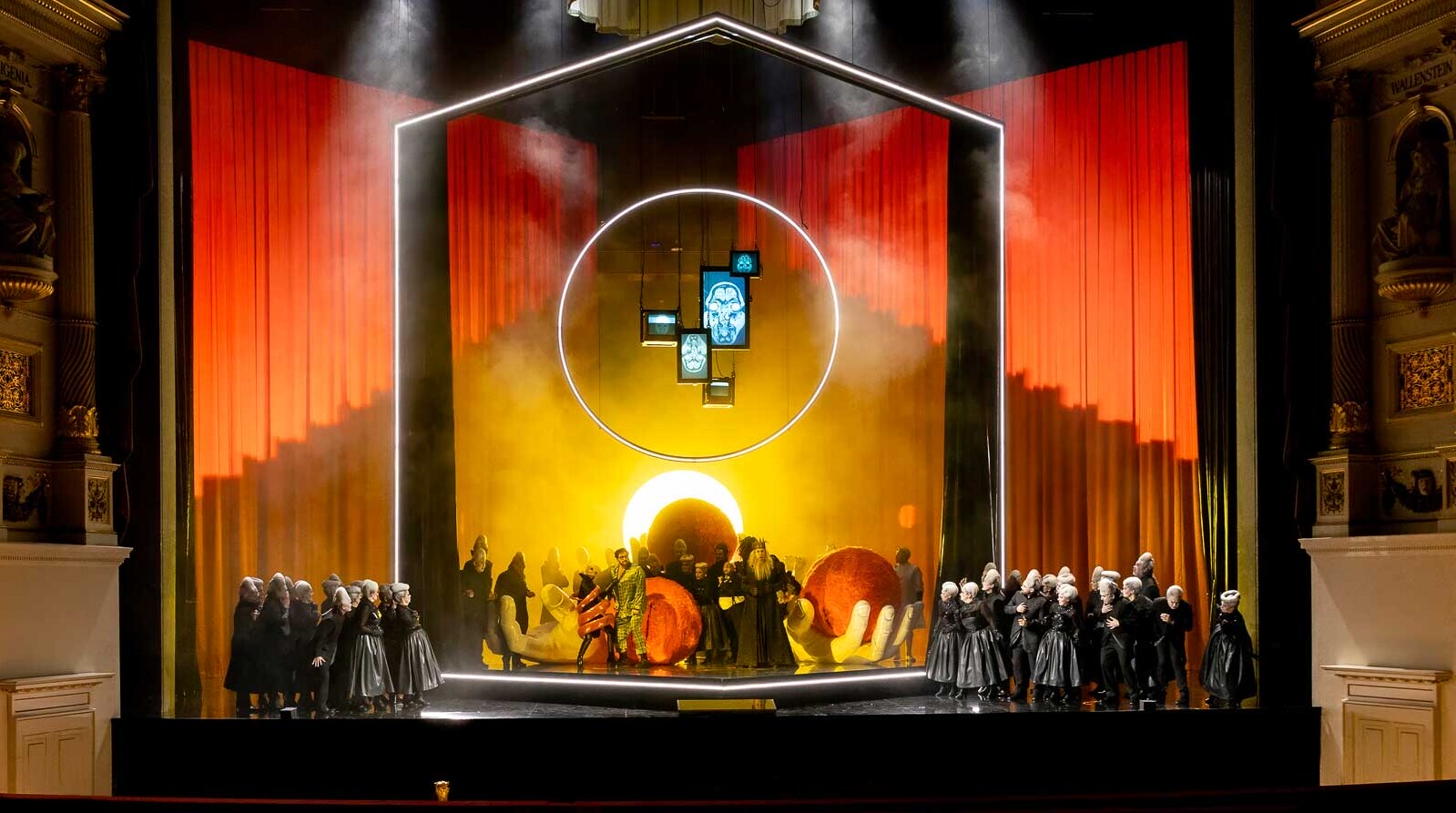 Szenenfoto „Die Liebe zu den drei Orangen“