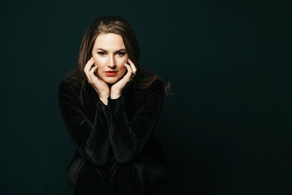 Eleanor Lyons © Live Photography