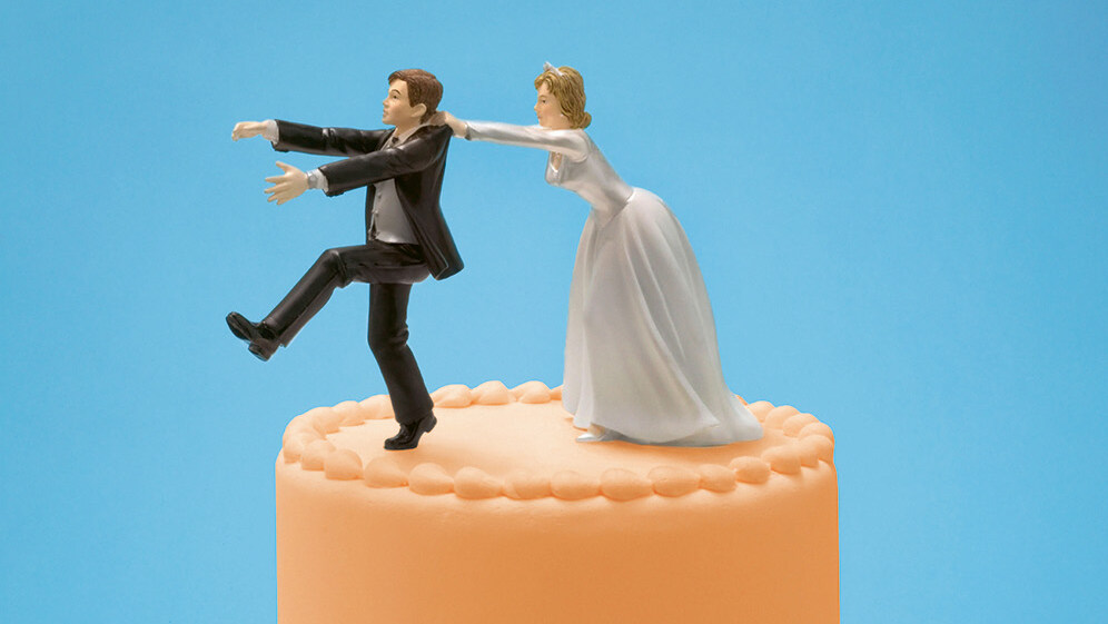 Hochzeitstorte mit Figuren vom Brautpaar